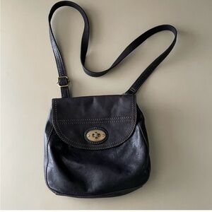 Fossil Carson Turnlock Saddle Crossbody black leather bag